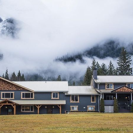 Bella Coola Eagle Lodge Екстер'єр фото