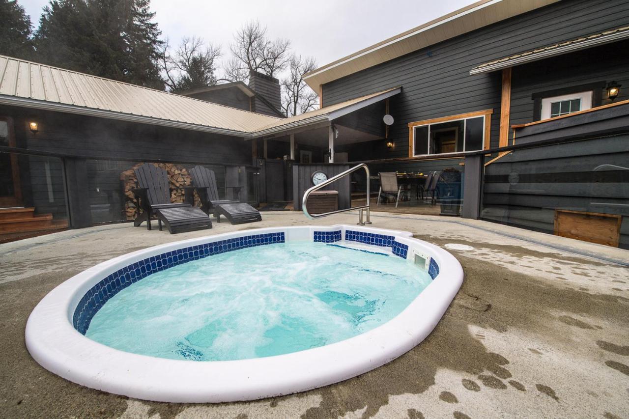 Bella Coola Eagle Lodge Екстер'єр фото